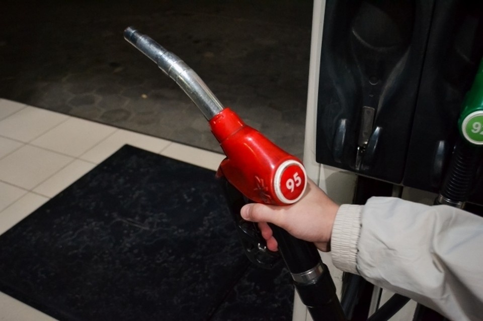    За неделю дизельное топливо подорожало на заправках трех крупных сетей. Даниил ОПАРИН