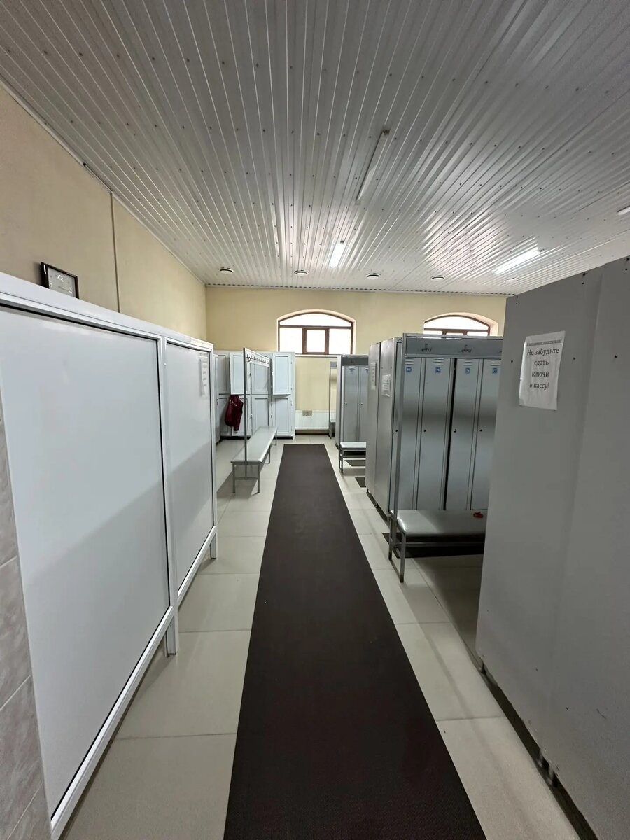 Раздевалка в комплексе "Цунами"