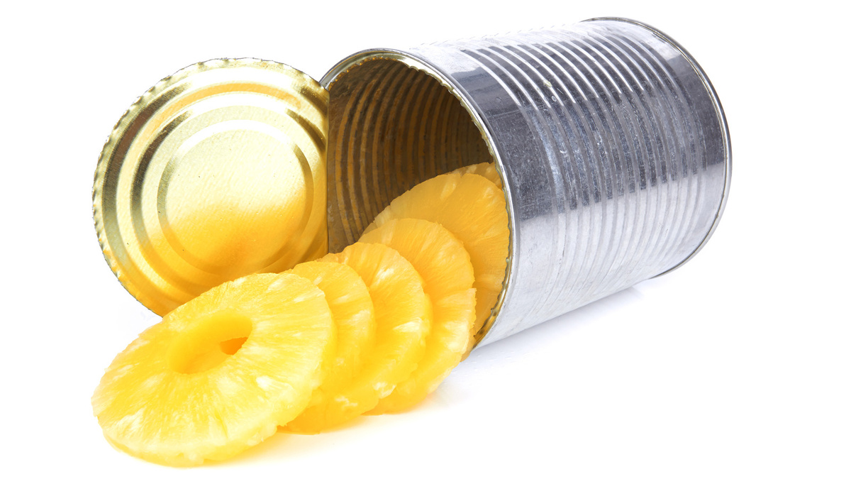 консервированные кружочки-шайбы ананасов в сахарном сиропе