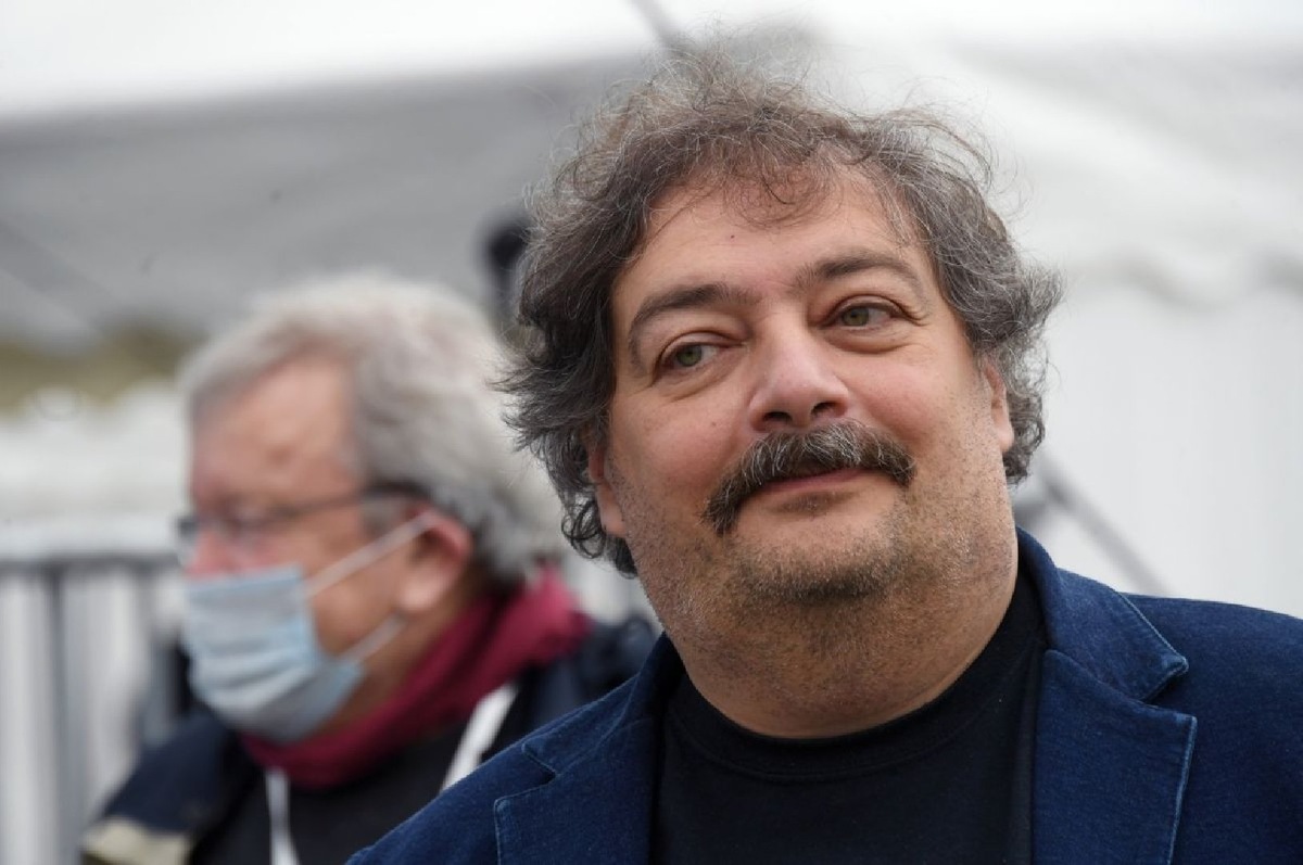    Дмитрий Быков* (фото: РИА Новости / Кирилл Каллиников)