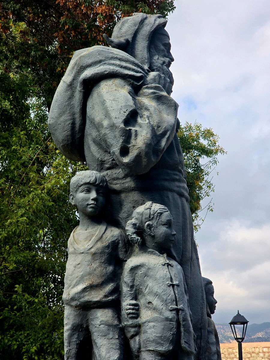 Демре (Мира) Турция. Храм где проповедоввл Николай Ликийский. Памятник Николаю Ликийскому