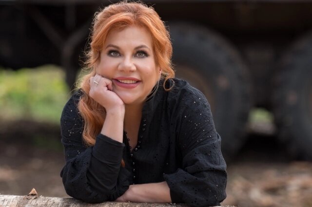    Марина Федункив в реалити-шоу «Первые на деревне». Фото: ТНТ