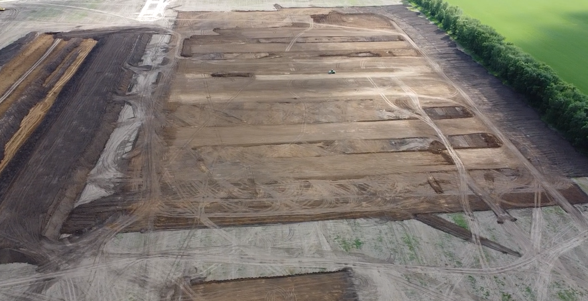 Подготовка площадки под строительство будущих корпусов.