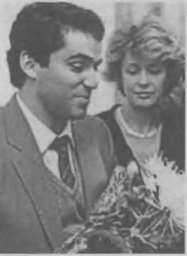    Молодой Гарри Каспаров и Марина Неёлова в начале их романа.