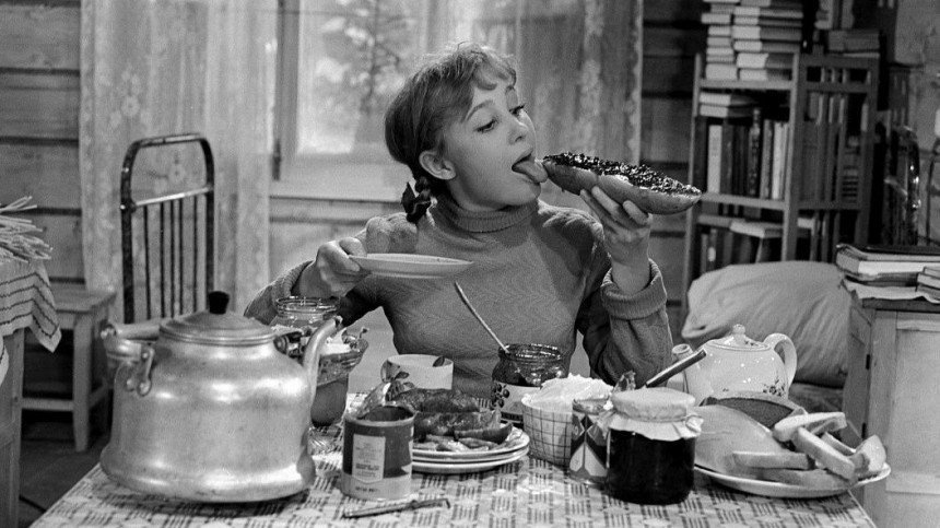    Зимой всё время хочется есть. Всё из-за того, что происходит с телом, когда холодно. Источник изображения: m.5-tv.ru