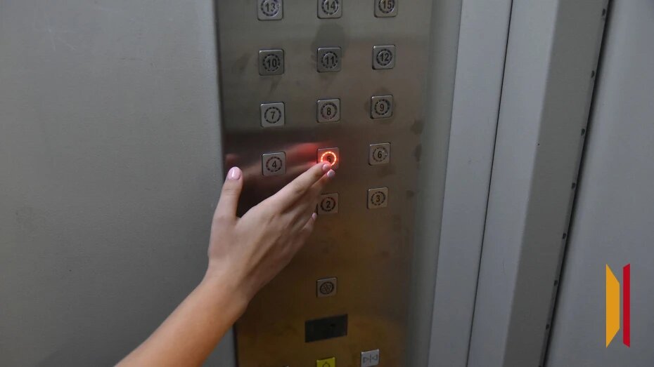 Воронежцам рассказали, что будет с лифтами в многоэтажках, деньги со спецсчетов которых перечислят в ФКР