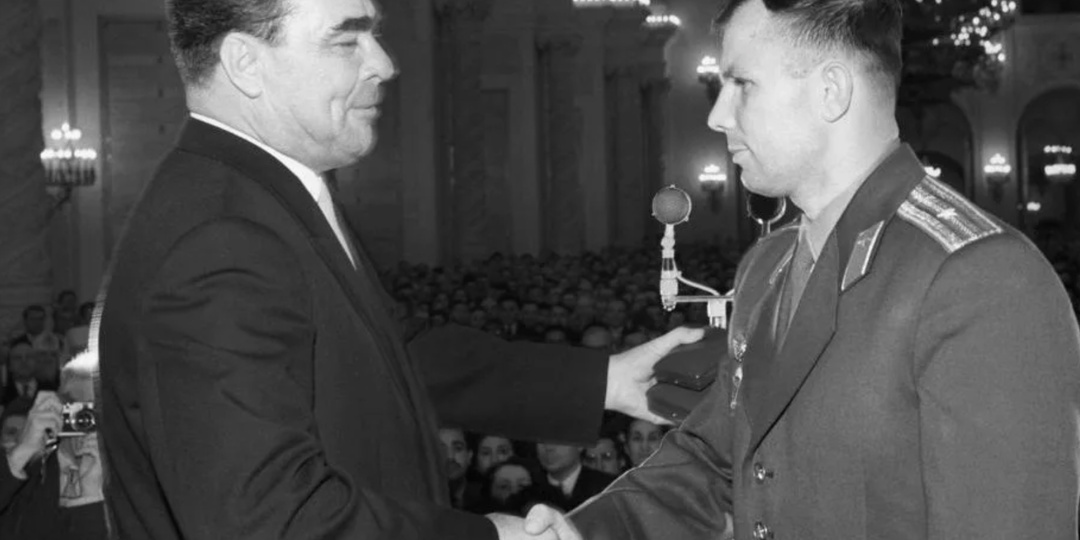 Сколько заработали Гагарин и Армстронг за полёты в космос