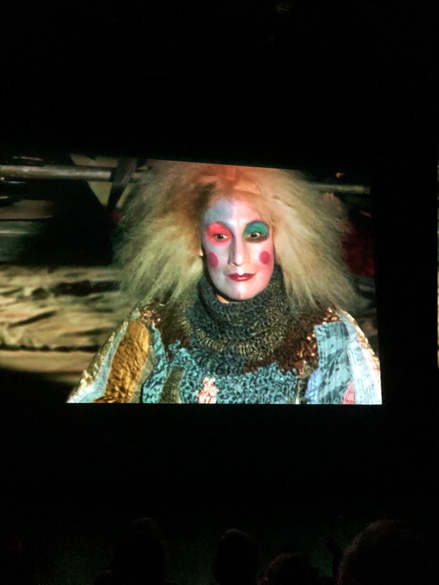 Роза Хайруллина в «Мамаше Кураж». Фото автора.