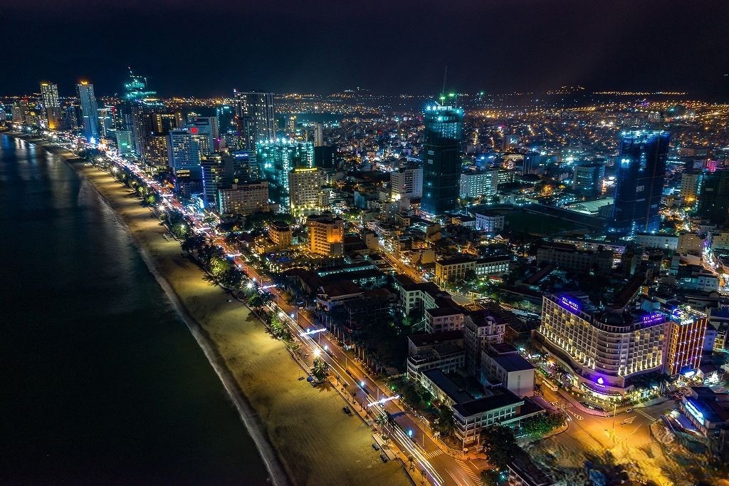 Панорамный вид на ночной Нячанг 