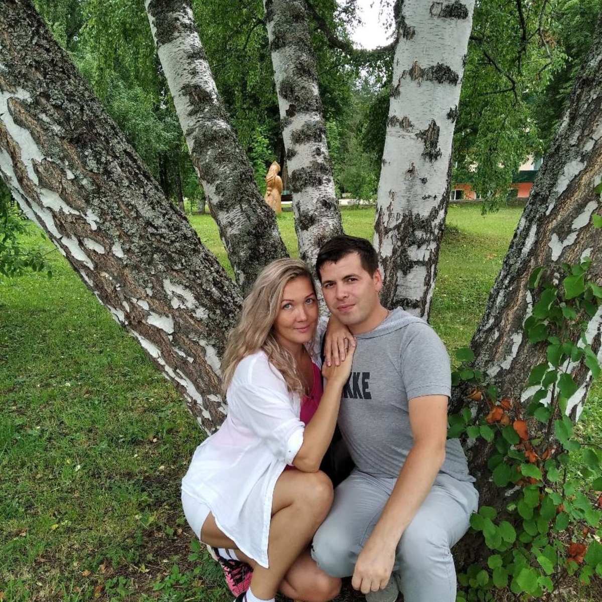 Привет, я Оксана. В марте 2024 года мы переехали из Перми в Анапу. Мы семья медиков. Муж работает на скорой, я занимаюсь детьми (их у нас трое)  и веду блоги в социальных сетях. Подписывайтесь и следите за жизнью многодетной семьи на берегу Черного моря.