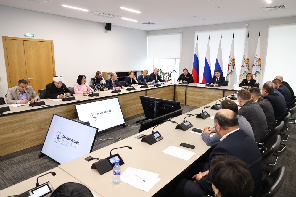    Андрей Гнеушев провёл заседание Совета по межнациональным отношениям