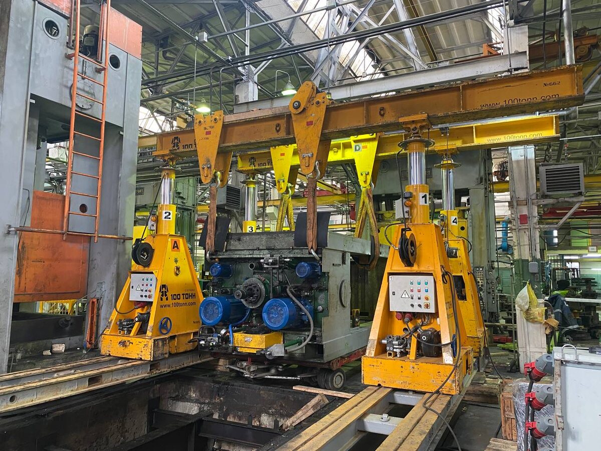 Демонтаж станины пресса Litostroj в стесненных условиях цеха