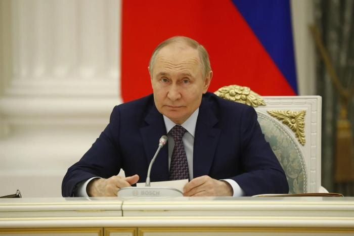 Владимир Путин. Обложка © Life.ru