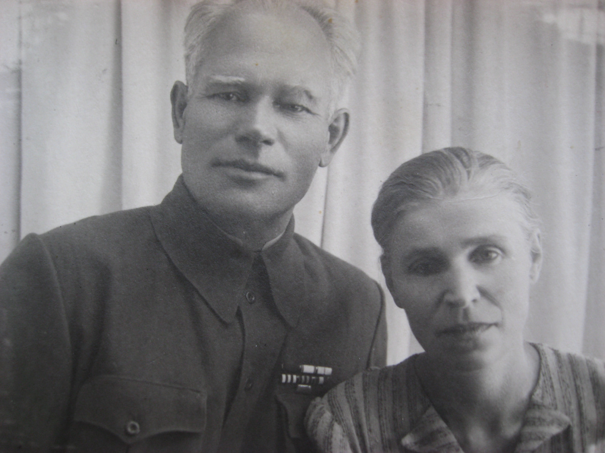 Мои дедушка и бабушка. Фото из семейного архива.