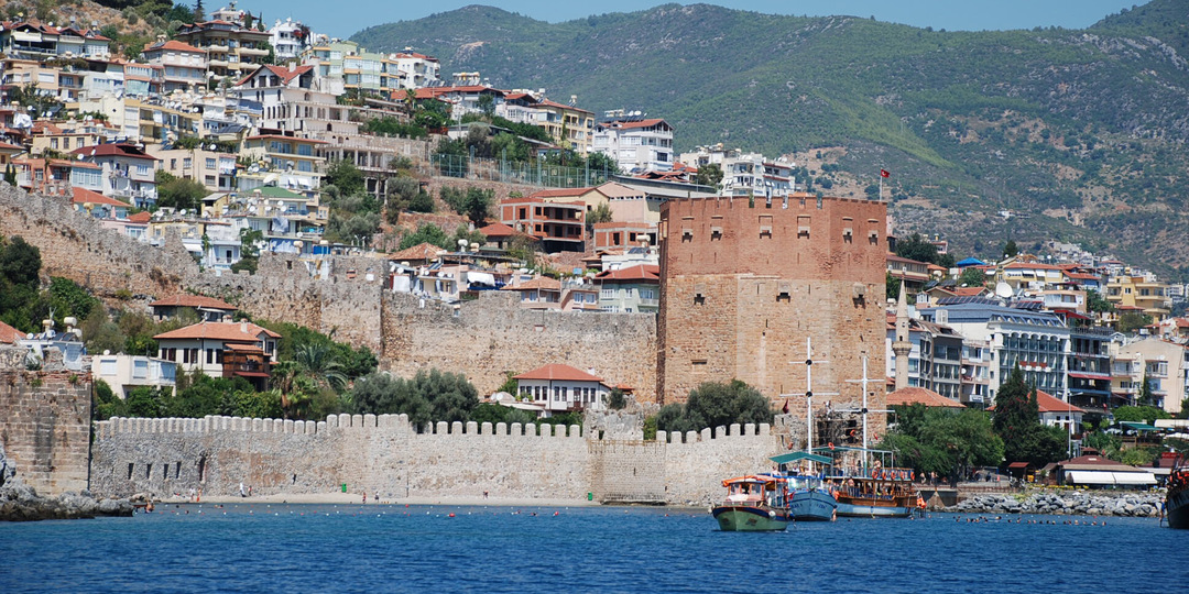 Отпуск в Аланье: чем очаровывает один из самых бюджетных курортов Турции?