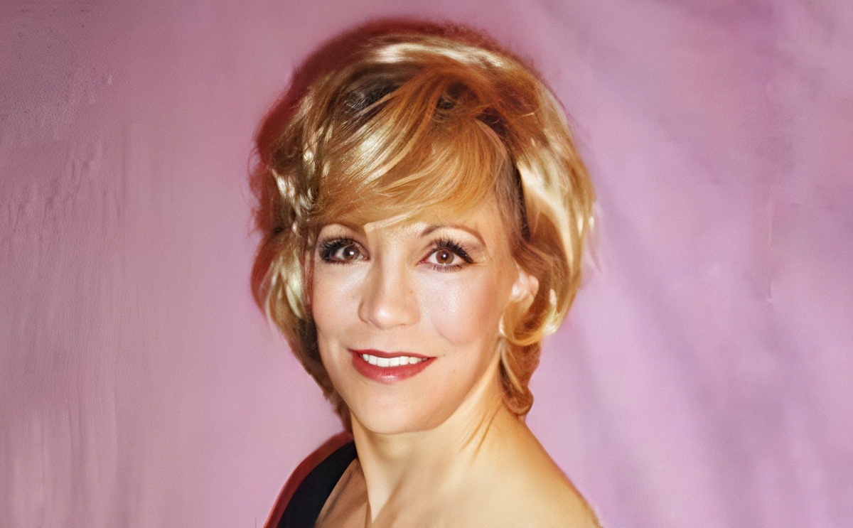 Джойс Келлер.