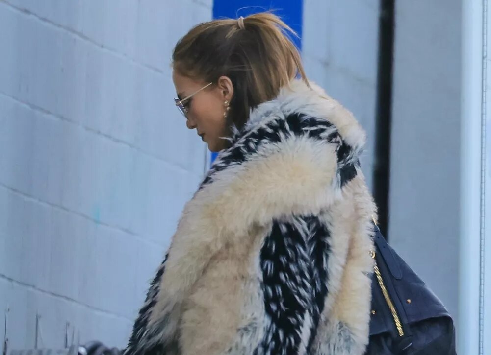    Шуба – главный must-have этой зимы: на примере Анны Винтур, Джей Ло, Кейт Хадсон и других