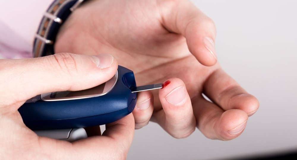 Сахар в крови под контролем: как нормализовать уровень глюкозы без таблеток и стресса