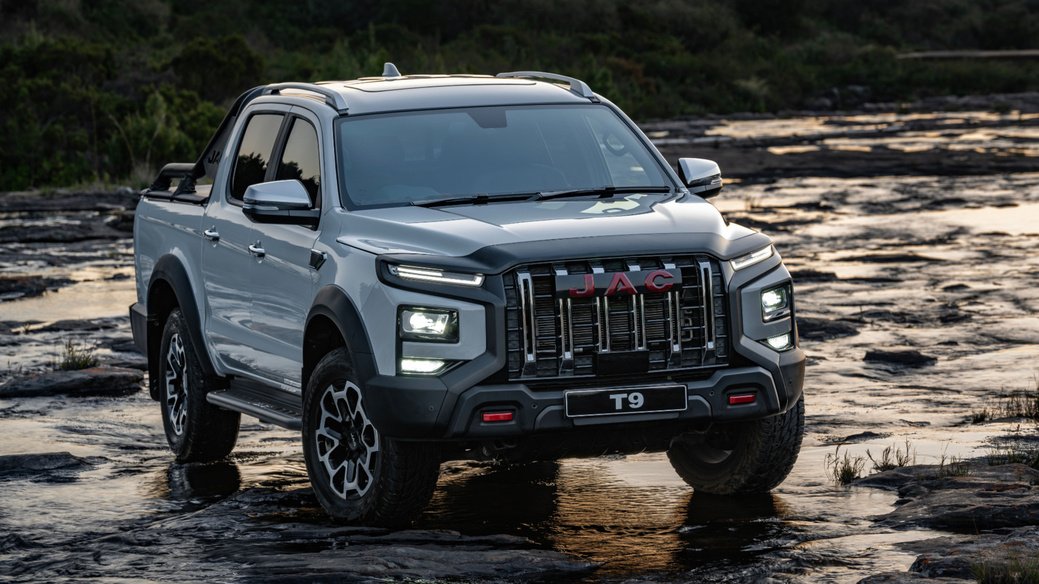 Суровый китайский пикап