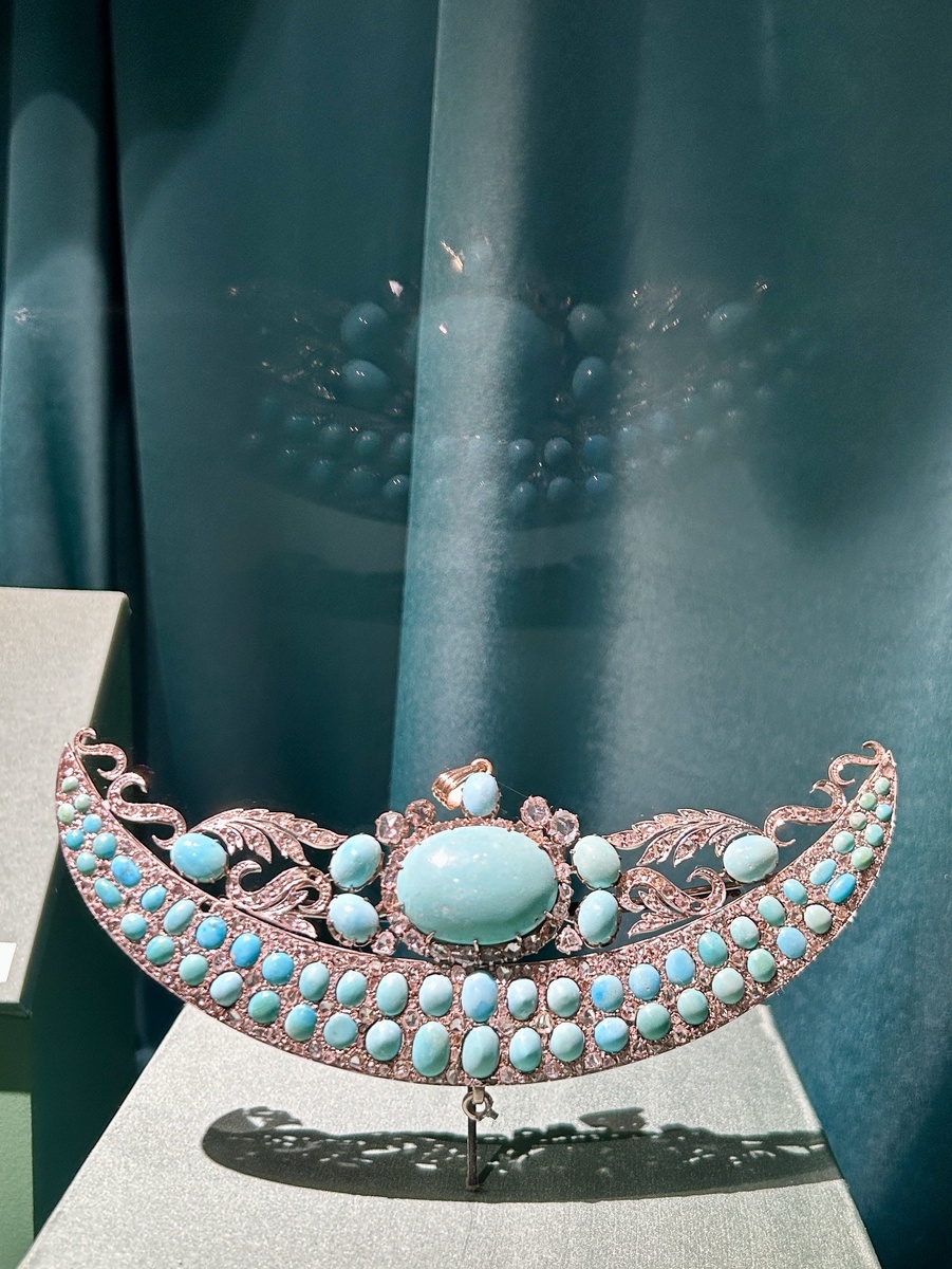 Брошь корсажная.