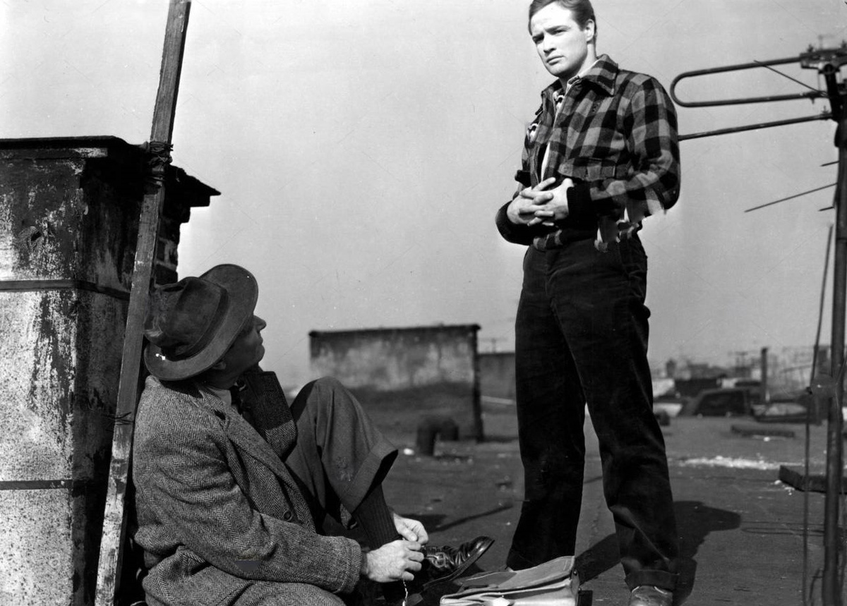 Кадр из фильма "В порту" (1954)