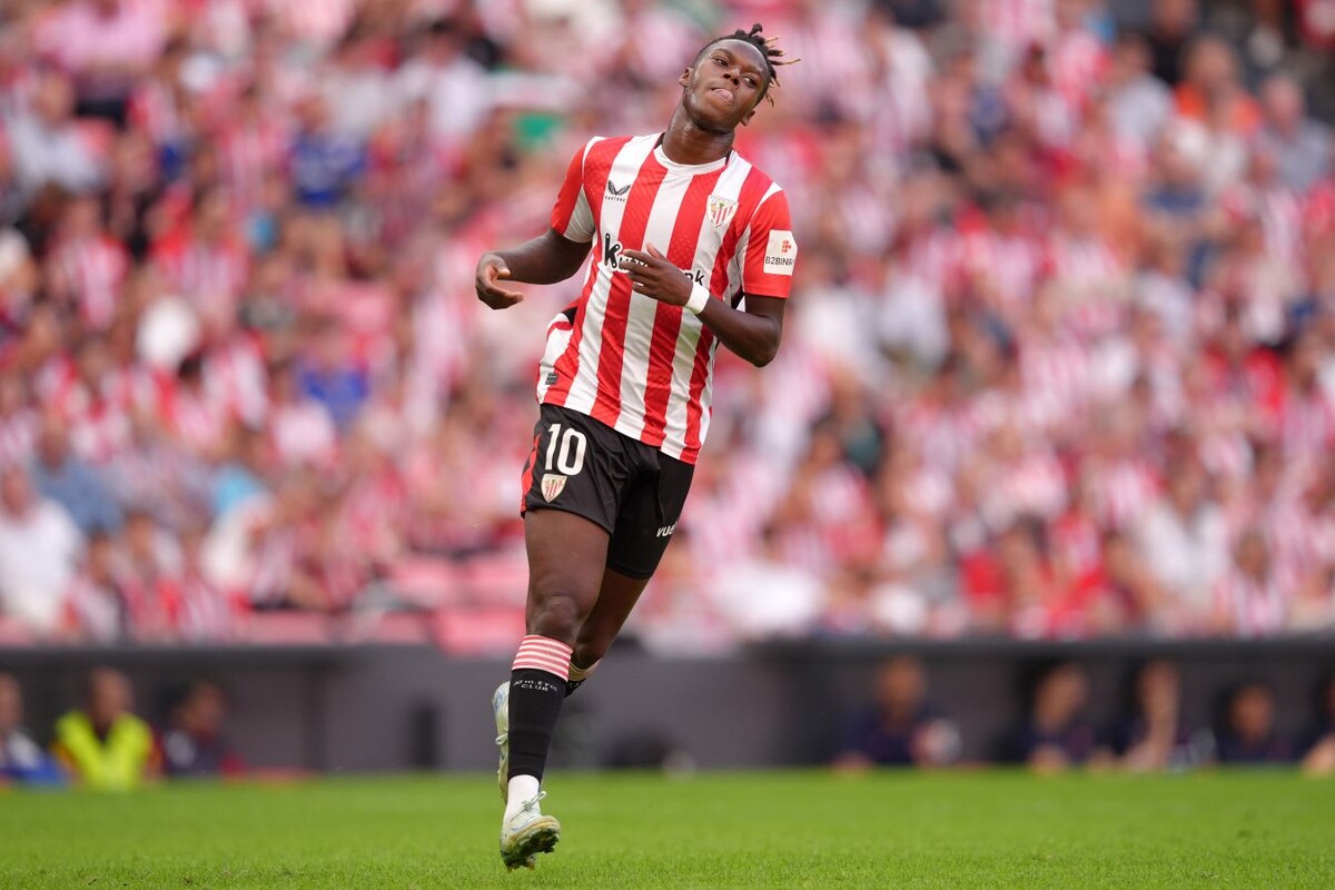 Руководство «Ливерпуля» готовится к возможному уходу Мохамеда Салаха и рассматривает варианты усиления атакующей линии следующим летом. Мерсисайдцы проявляют интерес к вингеру «Атлетик Бильбао» Нико Уильямсу. Однако высокая трансферная стоимость может стать серьёзным препятствием для сделки. Об этом сообщает Dailysports.Сообщается, что сам Нико Уильямс надеется на интерес со стороны мадридского «Реала» после того, как президент каталонского клуба Жоан Лапорта исключил возможность его перехода в «Барселону». Важно отметить, что прошлым летом 23-летний испанец продлил свой контракт с баскским клубом до конца июня 2035 года. Соглашение включает в себя пункт о выкупе контракта за € 95 млн.В этом сезоне игрок принял участие в 16 матчах во всех соревнованиях за баскскую команду, забив три гола и отдав две результативные передачи.