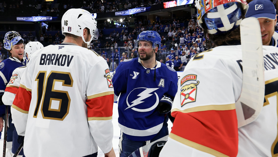    Чемпионы из «Тампы» и «Флориды» Андрей Василевский и Никита Кучеров с Александром Барковым и Сергеем Бобровским. Getty Images