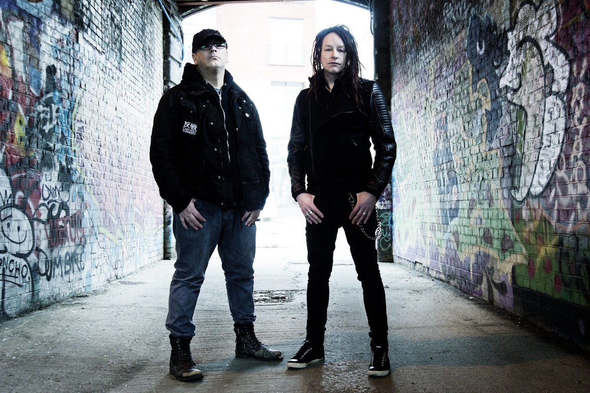 Axegrinder в формате студийного дуэта: Трев Спид (вокал) и Стив Алтон (гитары), период "Satori", 2018 г. 