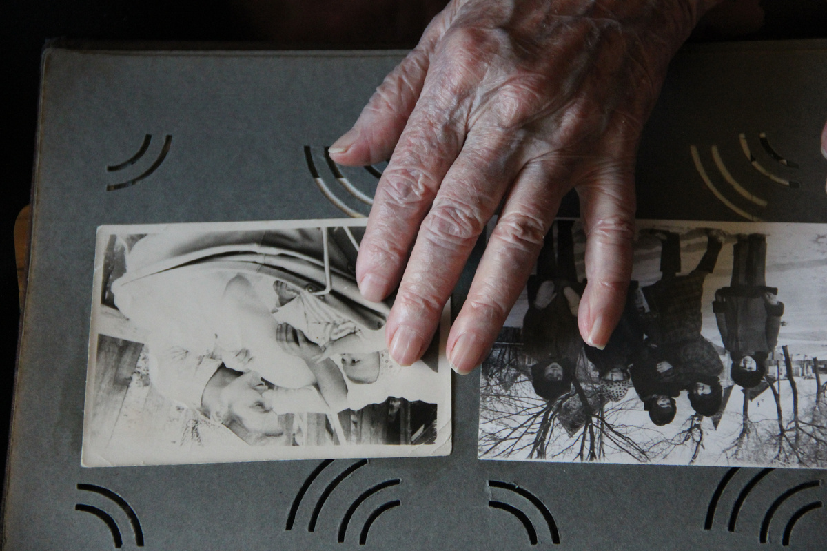 Очень дорогая для меня рука - рука мой бабушки по маме.