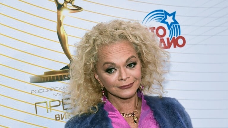 Из открытых источников в интернете. Лариса Долина.