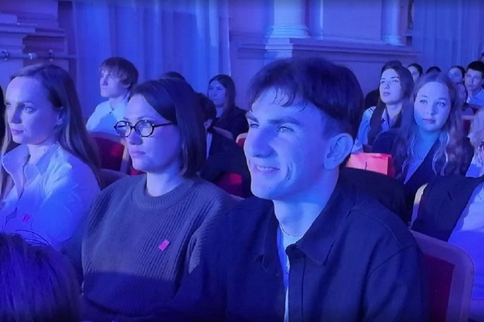    Молодежь централизованно просмотрела прямую линию Президента от начала и до конца. Фото: «Движение Первых»