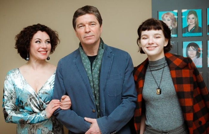 Сергей Маховиков с женой и дочкой.