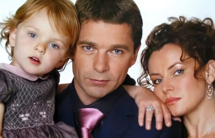 Сергей Маховиков с женой и дочкой.