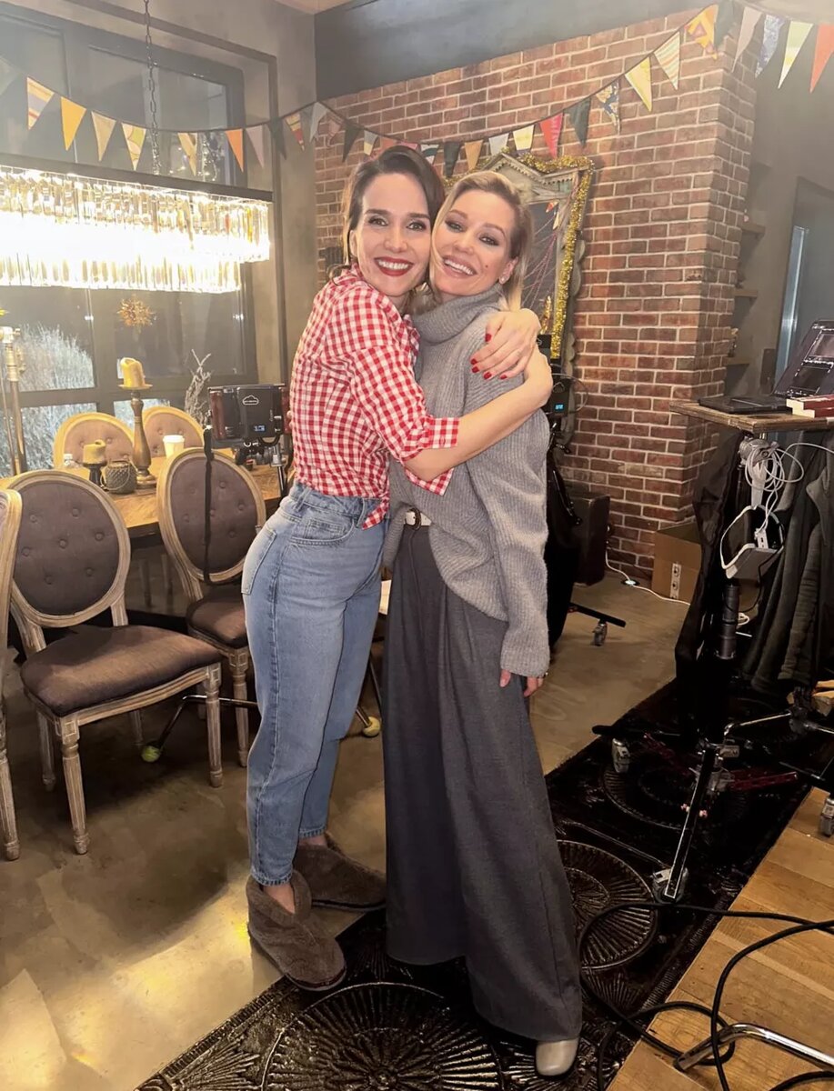 Наталия Орейро и Кристина Асмус📷
