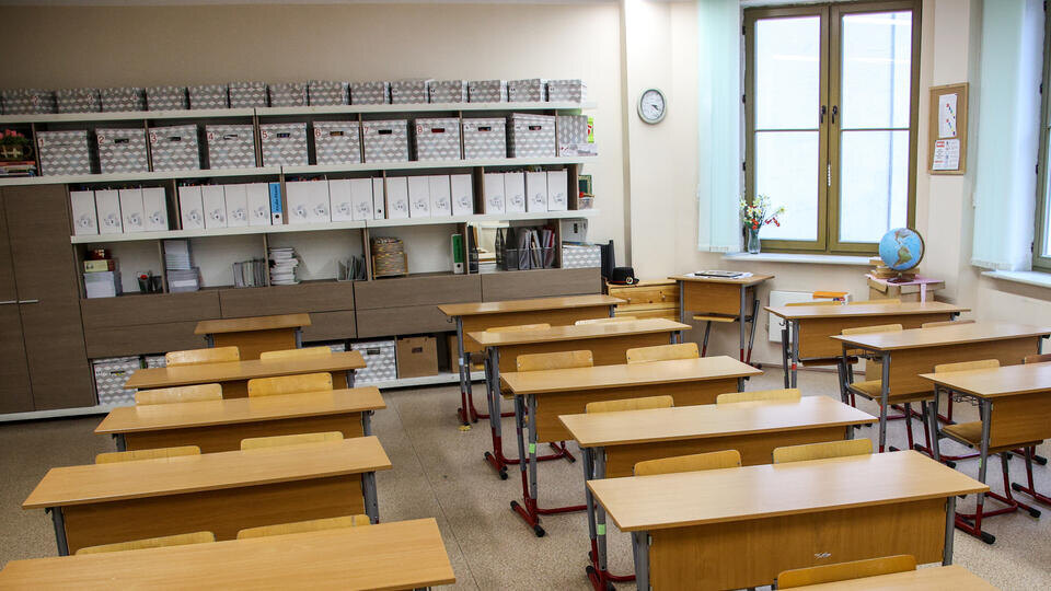     Школьники и родители не верят: учительницу обвинили в совращении мальчиков www.globallookpress.com/Lantyukhov Sergey/news.ru