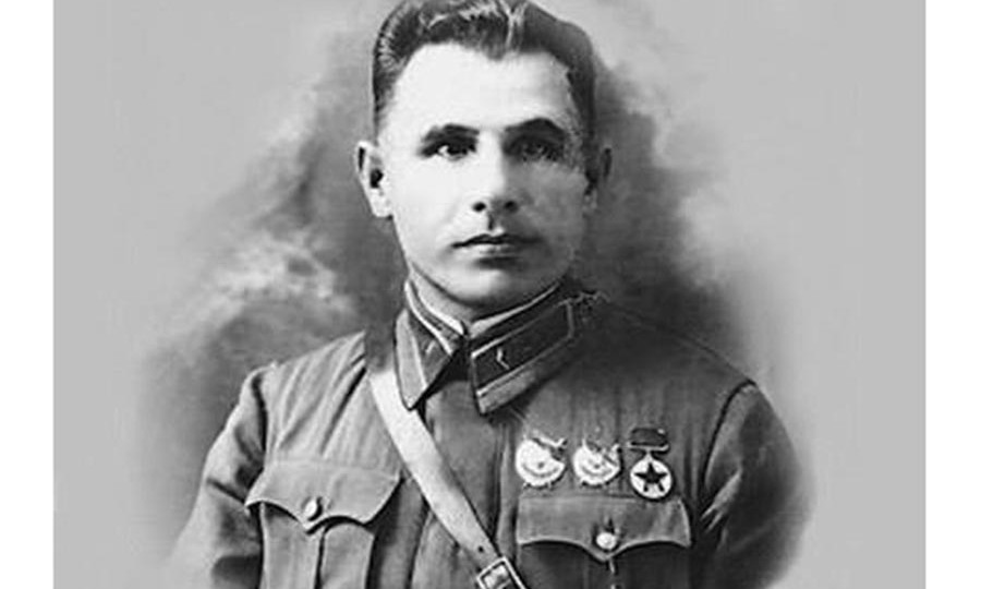 Как защитника крепости сначала приговорили, а потом сделали легендой