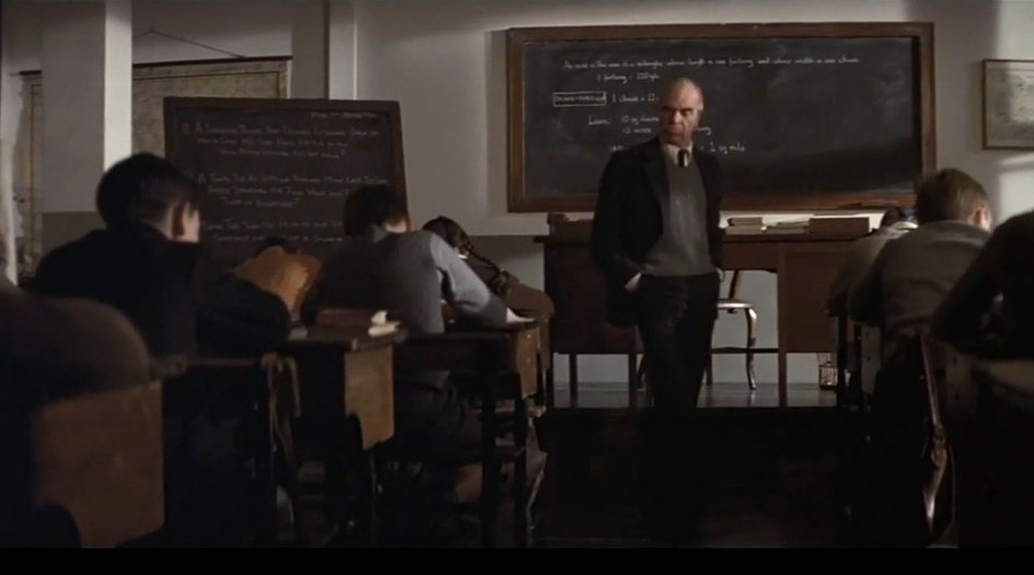 Стоп-кадр из клипа культовой песни "Another Brick in the Wall" группы Pink Floyd, выпущенной в 1979 году в рамках рок-оперы "The Wall". Скриншот автора