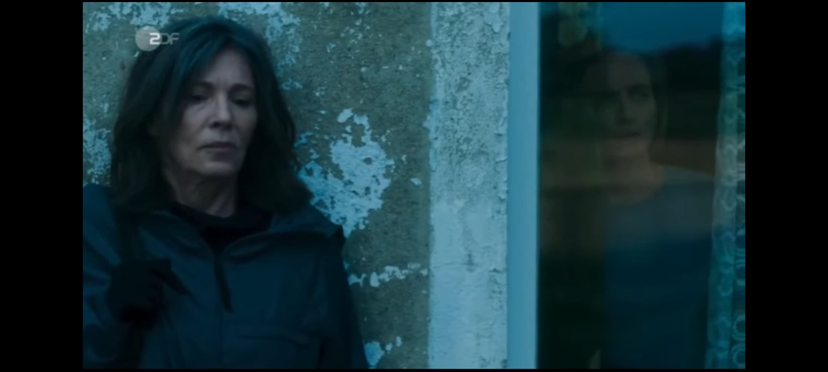 Кадр из сериала.