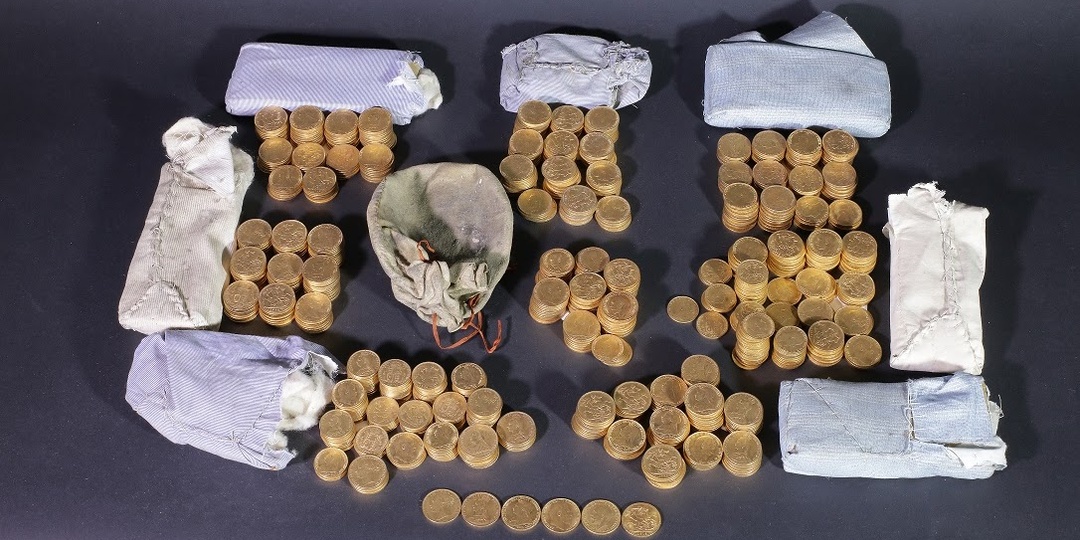 Семья подарила колледжу старое пианино, не подозревая, что внутри тайник с золотыми монетами