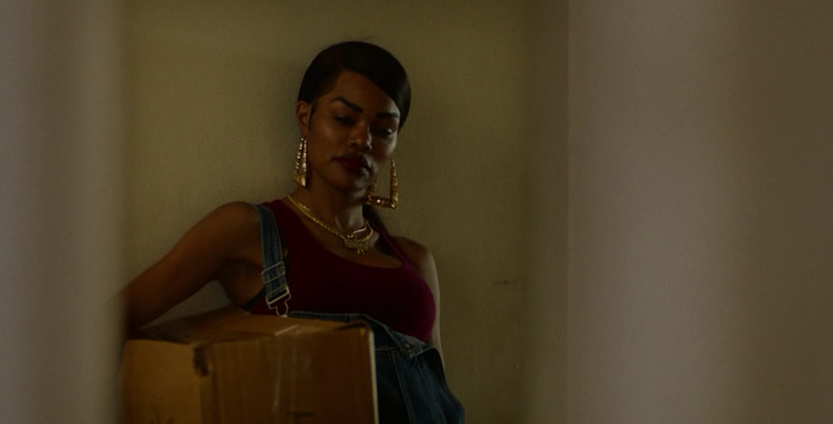 Инес (в исполнении Тияны Тейлор) | скриншот из фильма