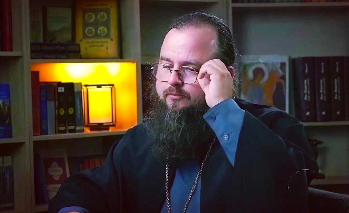 Александр Митрофанов — иеромонах, настоятель храма Рождества Пресвятой Богородицы села Богородск (Республика Коми), миссионер, блогер.