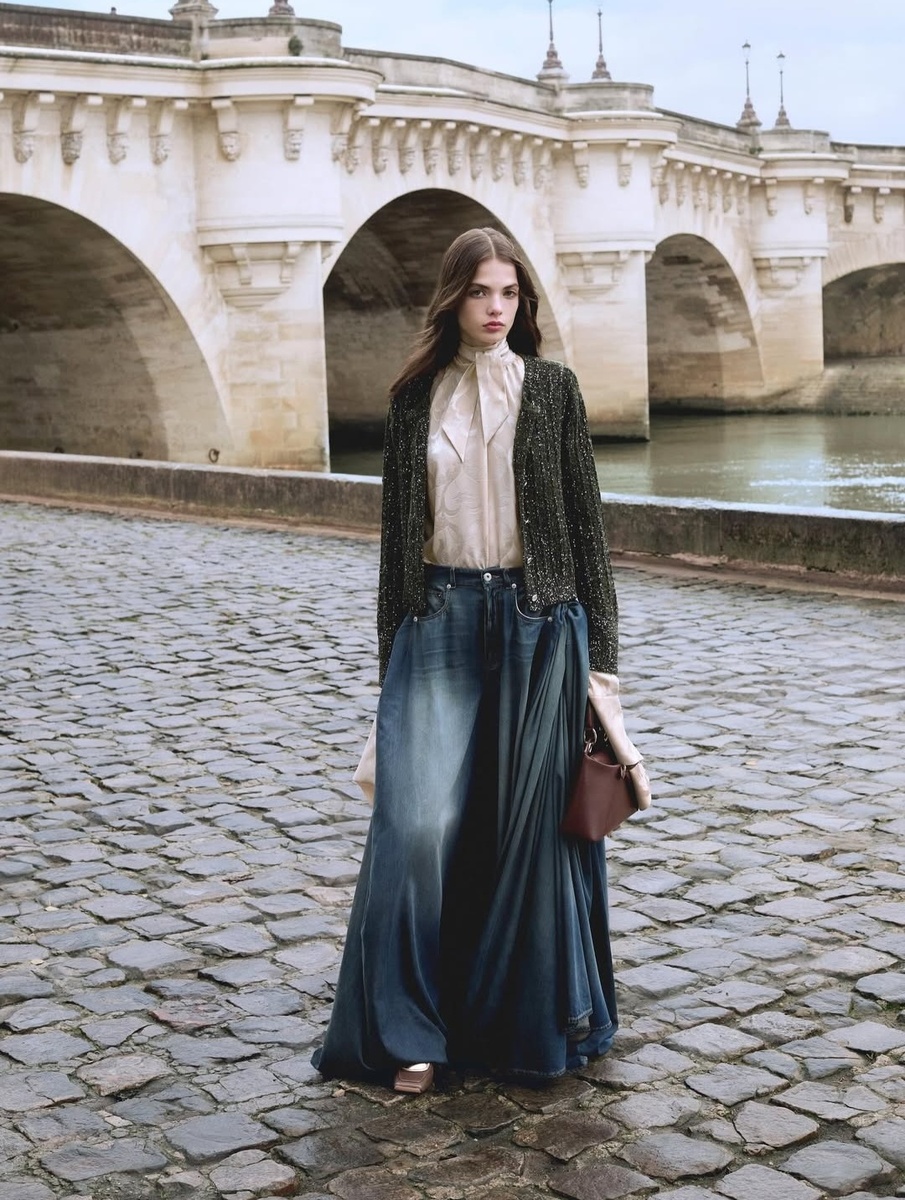 Силуэт из коллекции Dior Pre-Fall2026. Материал: Jonatan Anderson.