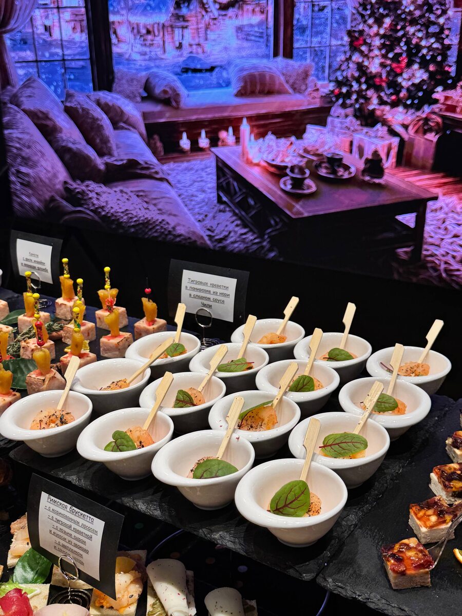 Фуршетный стол для новогодних мероприятий - shop.m-catering.ru