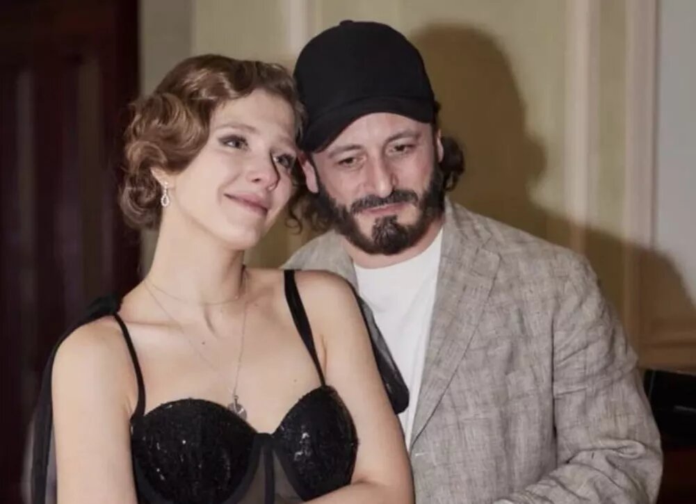    Лиза Арзамасова трогательно поздравила Илью Авербуха с годовщиной свадьбы