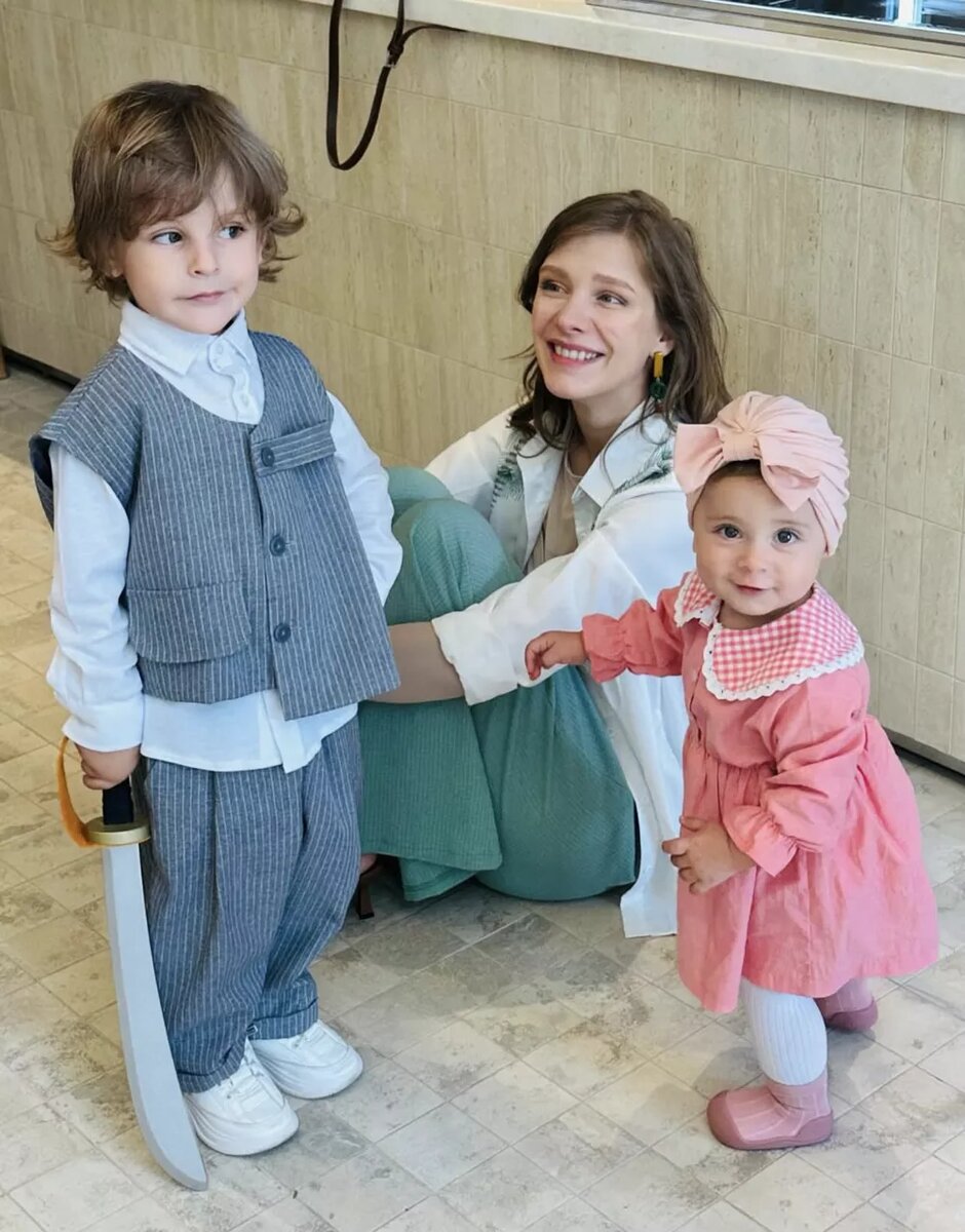 Лиза с детьми📷
