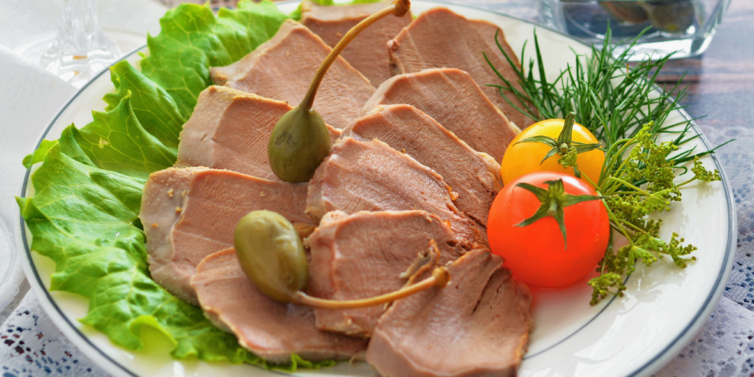 Этот деликтес все ждут: нежнейший язык для праздничного стола. Чистится идеально!