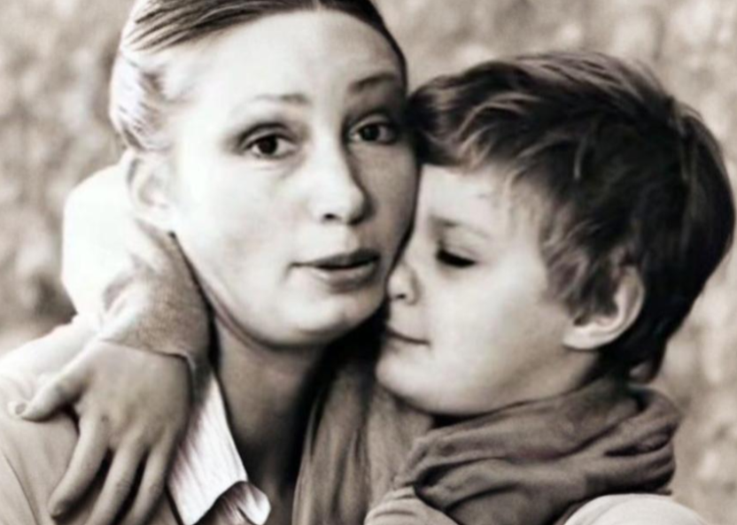 Филипп с мамой