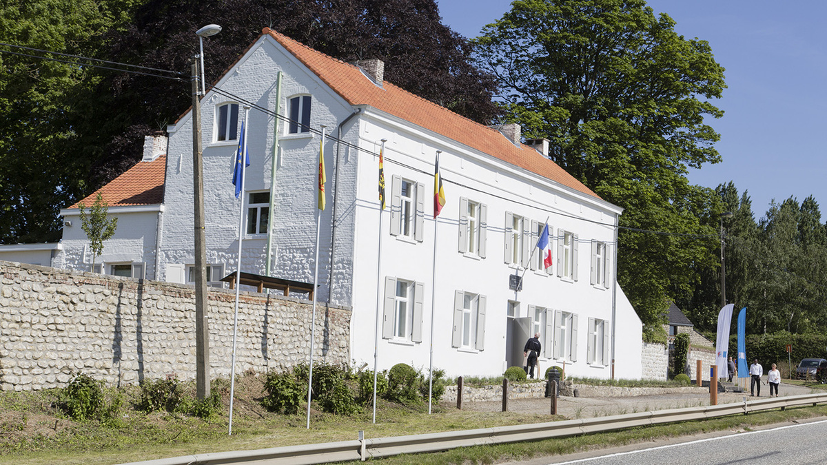   Sander de Wilde / Corbis / Getty Images- Архивное фото. Здание музея «Последняя штаб-квартира Наполеона»