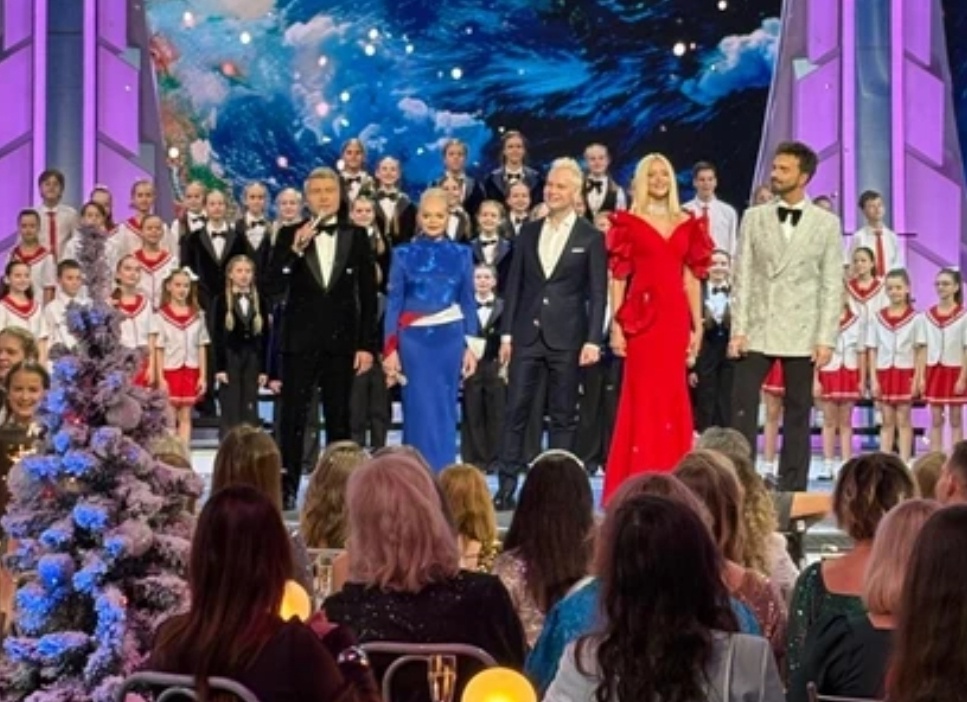 Не может быть - SHAMAN в центре.Что происходит? Из интернета 