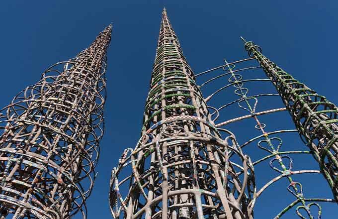 Так выглядят башни Watts Towers.